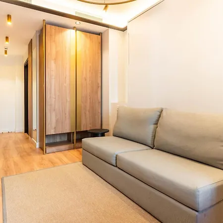 Limehome Zubieta Kalea *